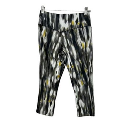 Nike Dri-Fit Gray & White Cropped 20" Leggings Women's Size Small - Picture 2 of 5